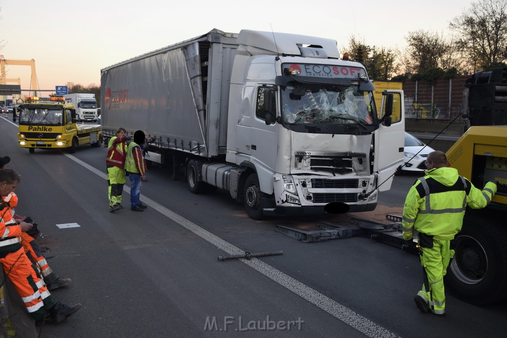 VU LKW A 4 Rich Aachen hinter Rodenkirchener Bruecke P26.JPG - Miklos Laubert